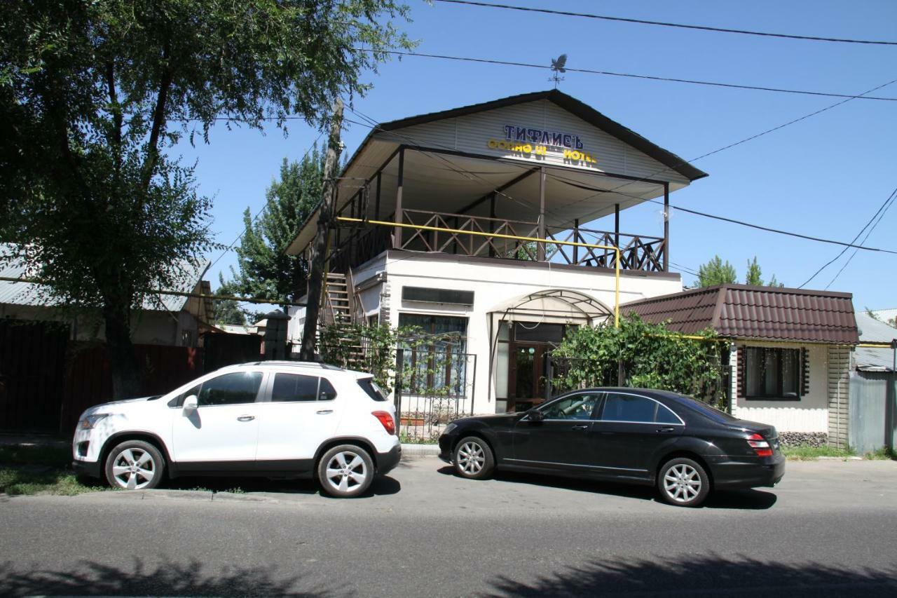 Tiflis Hotel Almaty Exterior photo